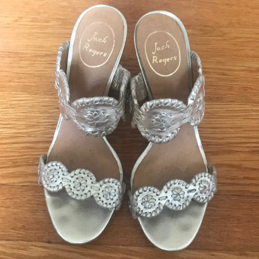 SZ 8 Jack Rogers Luccia Wedge Sandal in Platinum